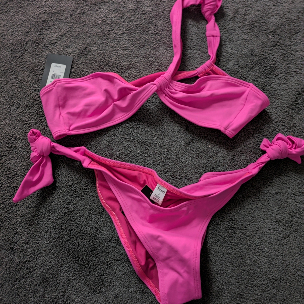 NWT Frederick of Hollywood Pink Bikini Set